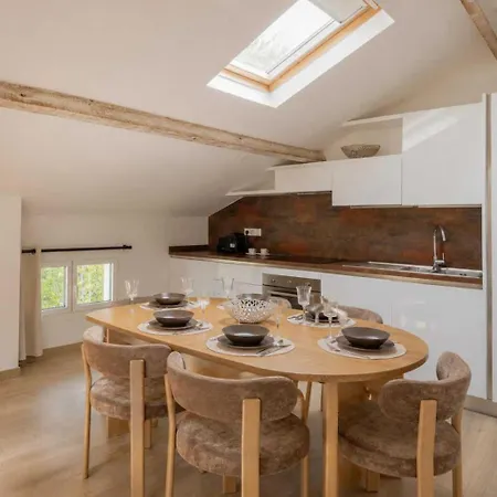 A C 2br 6p Sea View- St-tropez דירה
