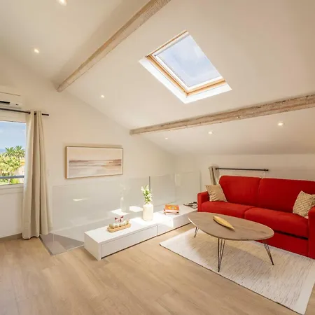 A C 2br 6p Sea View- St-tropez Апартаменты