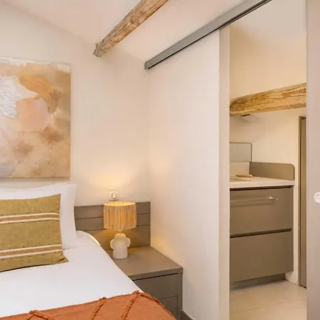 A C 2br 6p Sea View- St-tropez דירה *