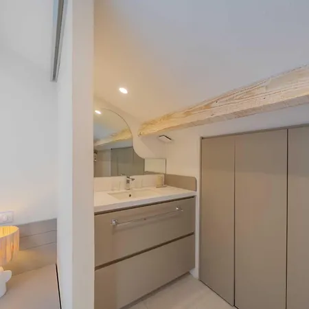 A C 2br 6p Sea View- St-tropez דירה *