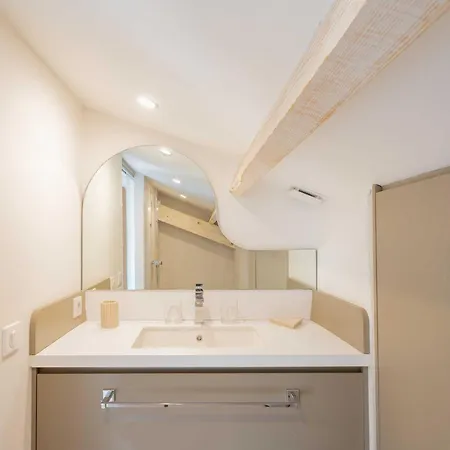 A C 2br 6p Sea View- St-tropez סן טרופז