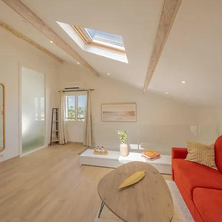 A C 2br 6p Sea View- St-tropez דירה